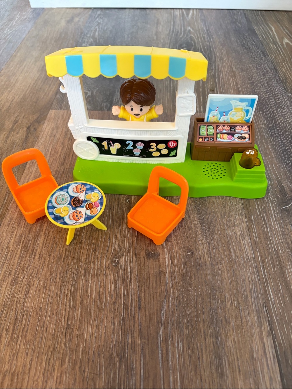 Fisher Price Little People Lemonade Stand Playset  Music and Sounds as is works